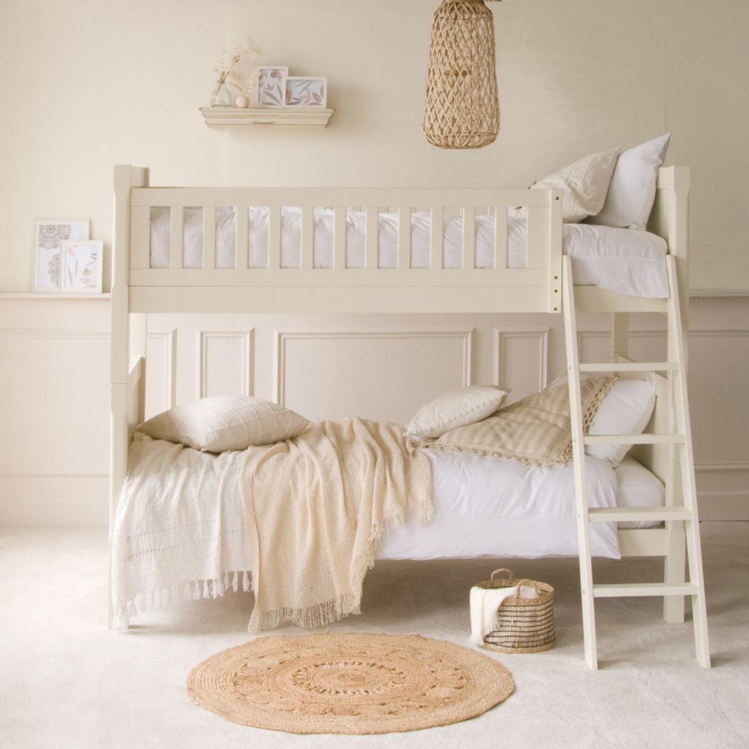 Traditional bunk 2024 beds