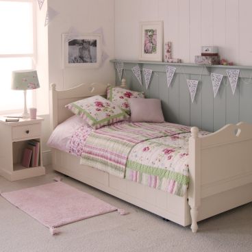 Luxury classic daybed for kids, ivory white, in girls bedroom