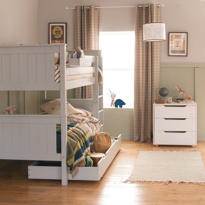 neutral bedroom with bunk bed and curtains 