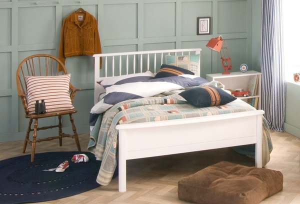Bowood small double bed