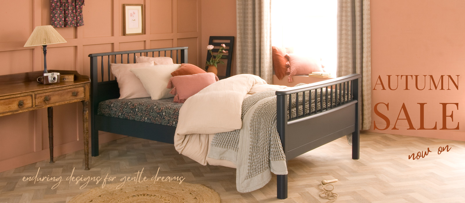 Bowood small double bed