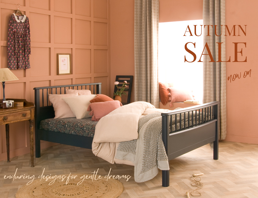 Bowood Small Double Bed