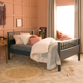 childrens small double Bed Photo