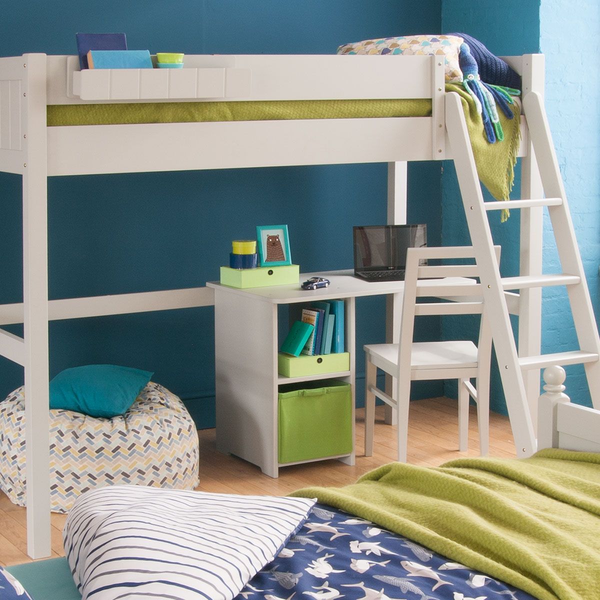 Our guide to buying loft beds with desks for older children 