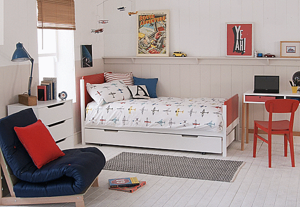Edit single bed in red Edit bed with red ends
